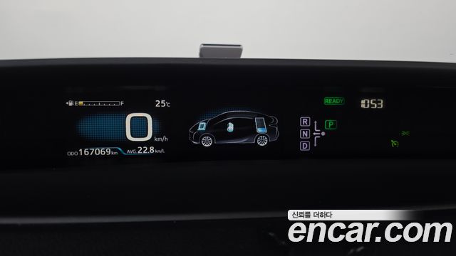 Toyota Prius 2017 — photo 8