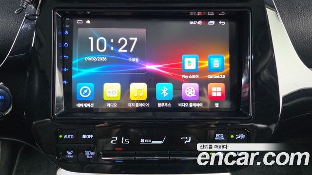 Toyota Prius 2017 — photo 14