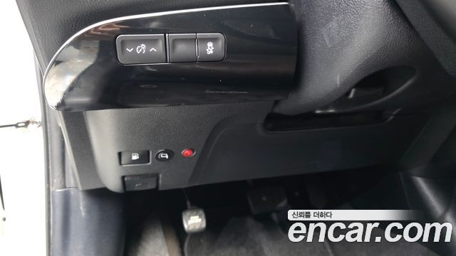 Toyota Prius 2017 — photo 19