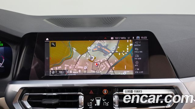 BMW 3-Series 2022 — photo 20