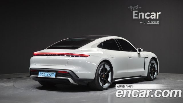 Porsche Taycan 2025 — photo 2