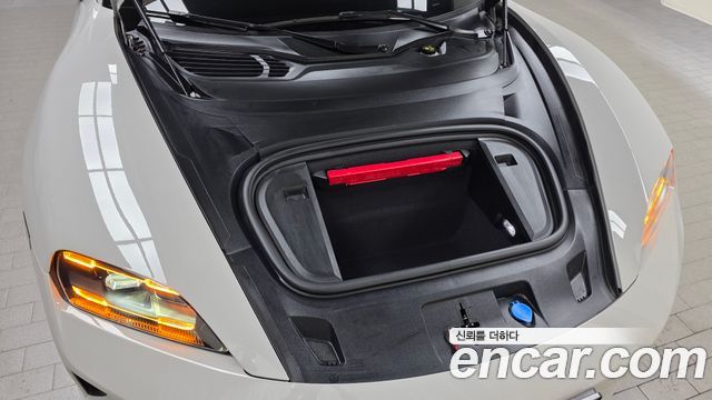 Porsche Taycan 2025 — photo 6