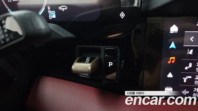 Porsche Taycan 2025 — photo 12