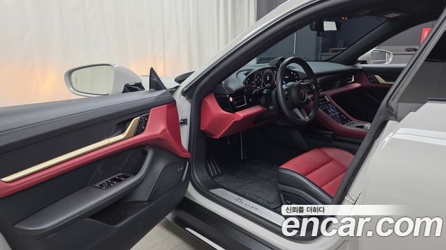 Porsche Taycan 2025 — photo 13