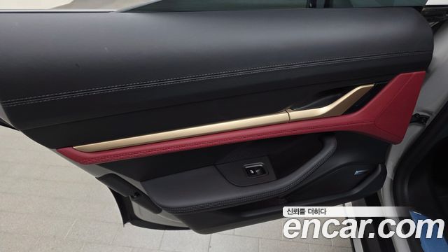 Porsche Taycan 2025 — photo 15