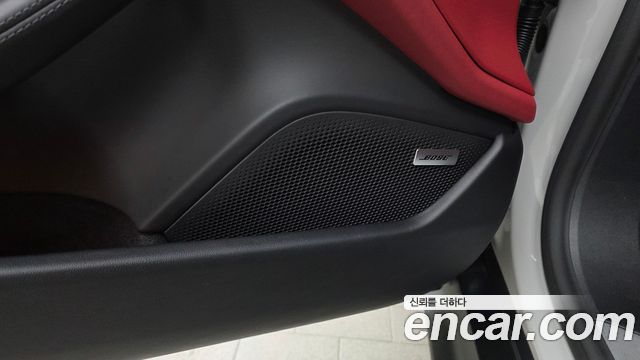 Porsche Taycan 2025 — photo 27