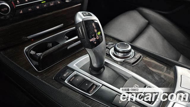 BMW 7-Series 2013 — photo 9