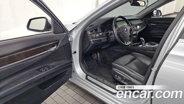 BMW 7-Series 2013 — photo 10