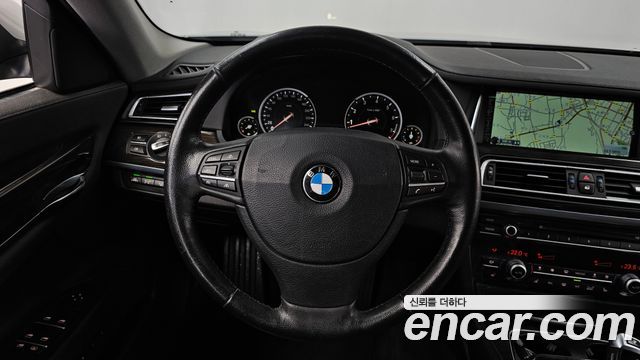 BMW 7-Series 2013 — photo 13