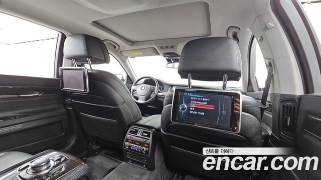 BMW 7-Series 2013 — photo 18