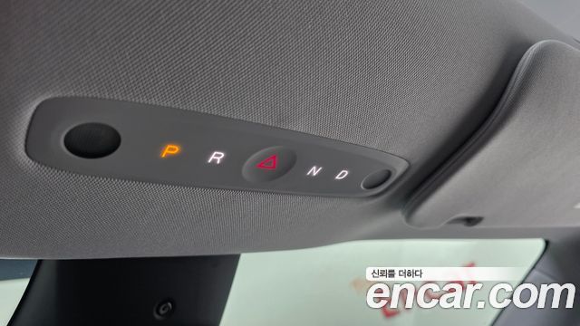 Tesla Model Y 2025 — photo 12