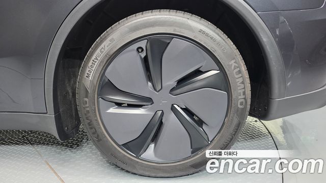Tesla Model Y 2025 — photo 7