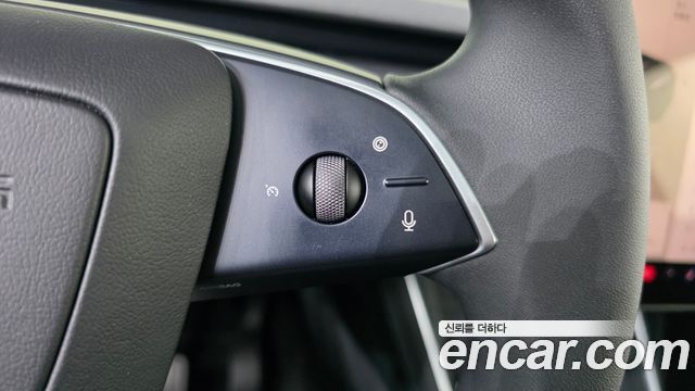 Tesla Model Y 2025 — photo 27