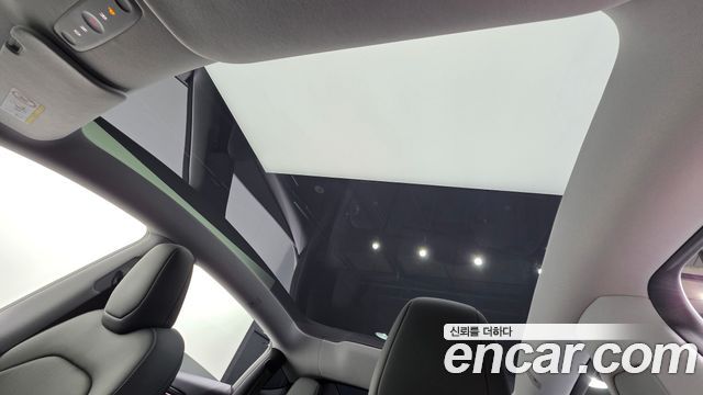 Tesla Model Y 2025 — photo 31