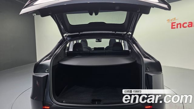 Tesla Model Y 2025 — photo 32
