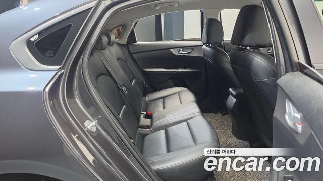 Kia K3 2022 — photo 17