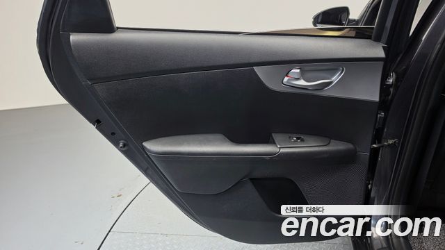 Kia K3 2022 — photo 15