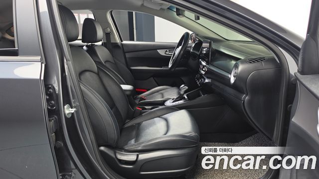 Kia K3 2022 — photo 16