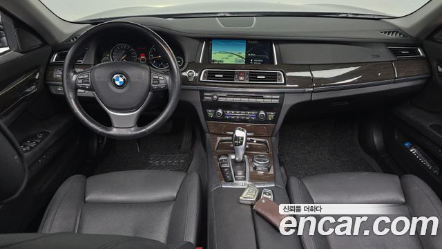 BMW 7-Series 2014 — photo 10