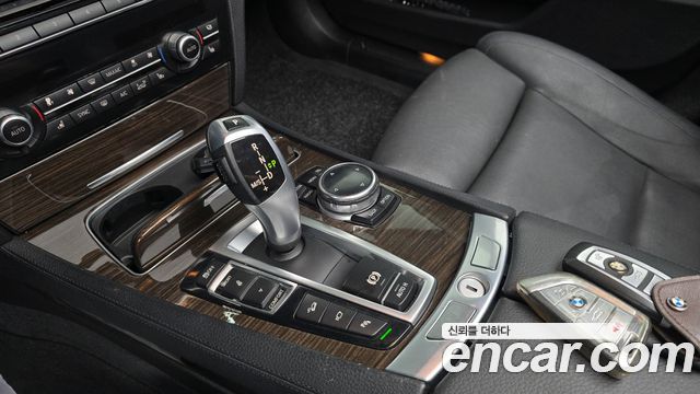 BMW 7-Series 2014 — photo 12