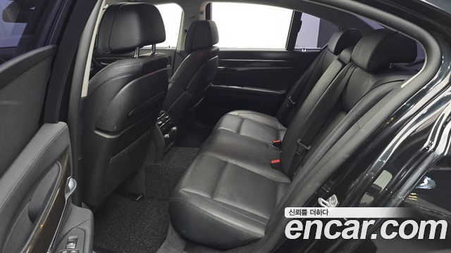 BMW 7-Series 2014 — photo 18