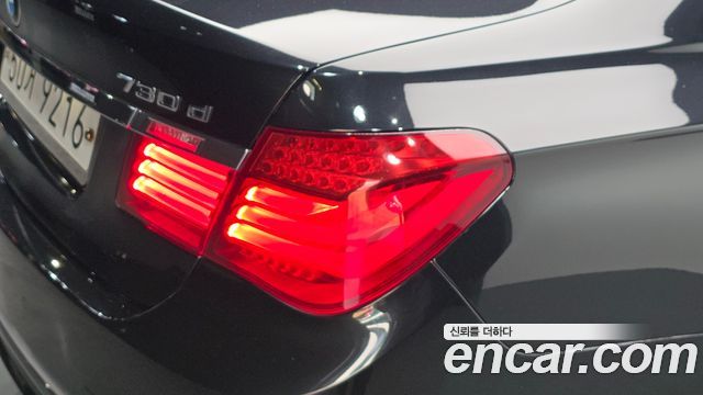 BMW 7-Series 2014 — photo 9