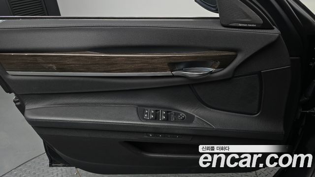 BMW 7-Series 2014 — photo 14