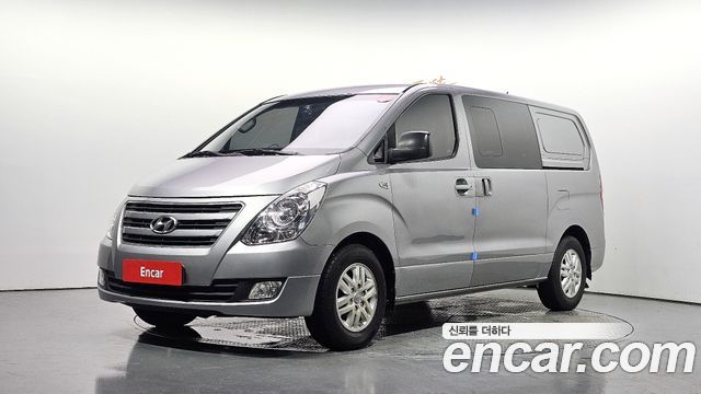 Hyundai Starex 2017 — photo 1