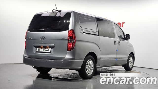 Hyundai Starex 2017 — photo 2