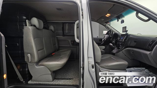 Hyundai Starex 2017 — photo 12