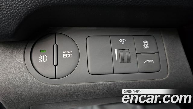 Hyundai Starex 2017 — photo 13