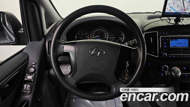 Hyundai Starex 2017 — photo 14
