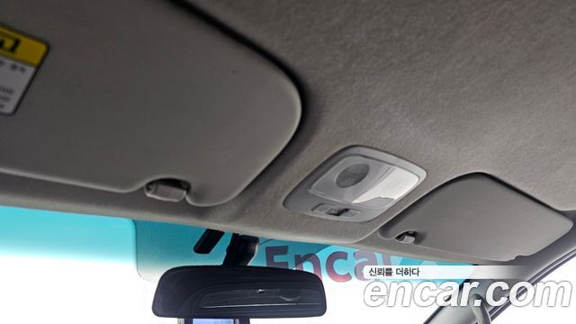 Hyundai Starex 2017 — photo 17