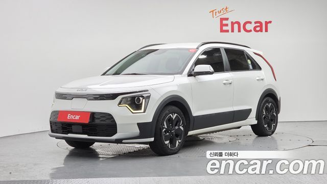 Kia Niro 2023 — photo 1