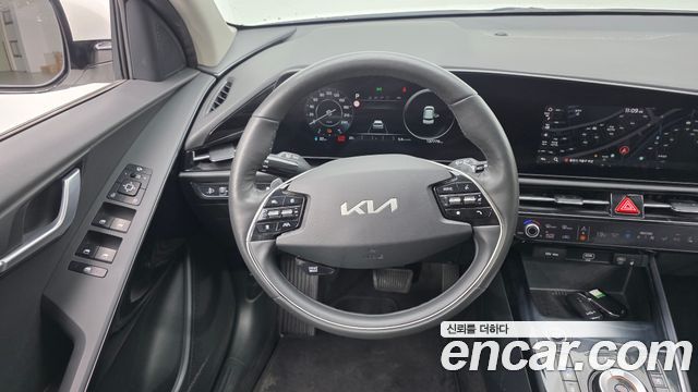 Kia Niro 2023 — photo 13