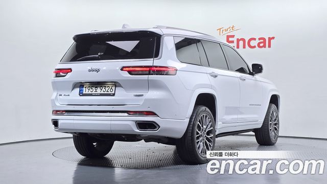 Jeep Cherokee 2023 — photo 2