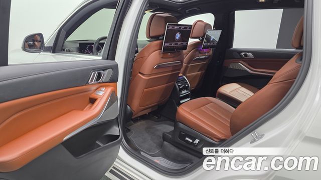 BMW X7 2023 — photo 18