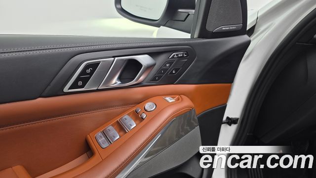 BMW X7 2023 — photo 38