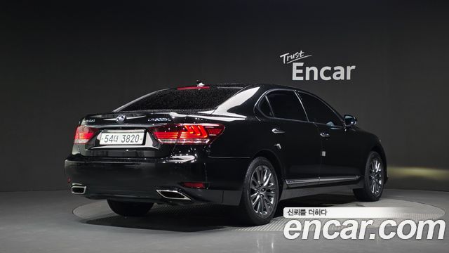 Lexus LS 2014 — photo 2