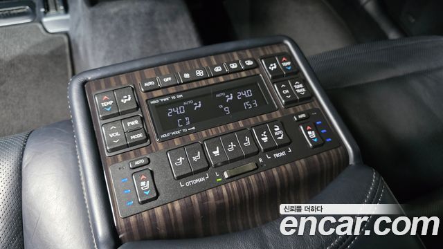 Lexus LS 2014 — photo 18