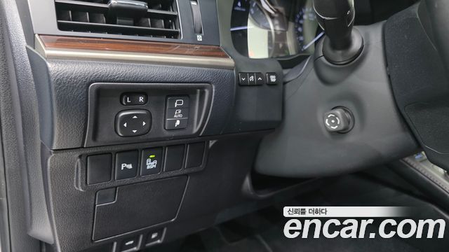 Lexus ES 2016 — photo 12