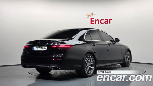 Mercedes-Benz E-Class 2021 — photo 2