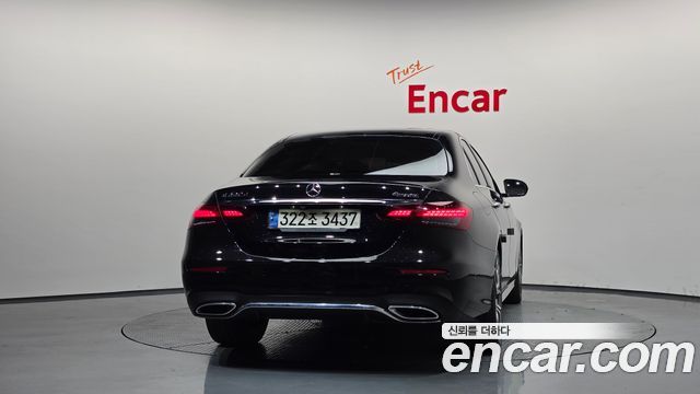Mercedes-Benz E-Class 2021 — photo 4