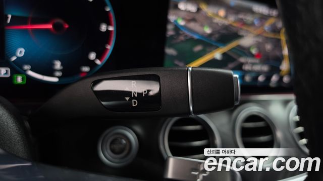 Mercedes-Benz E-Class 2021 — photo 9