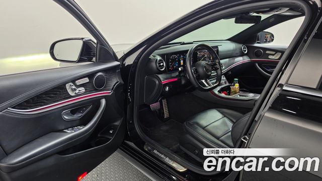 Mercedes-Benz E-Class 2021 — photo 10