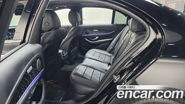 Mercedes-Benz E-Class 2021 — photo 12
