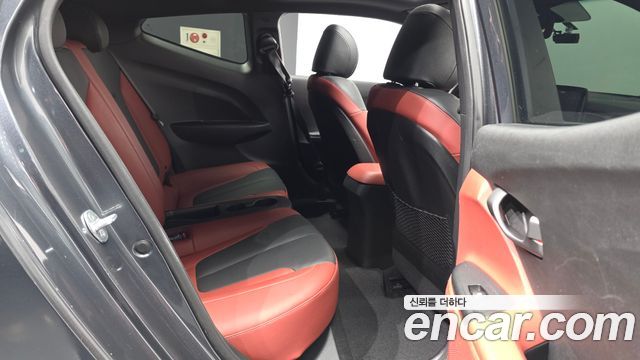 Hyundai Veloster 2018 — photo 12