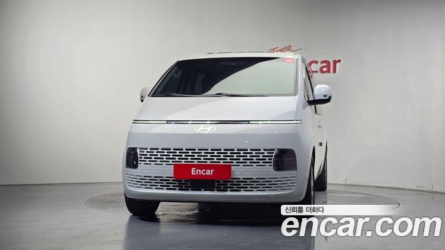Hyundai Staria 2025 — photo 3