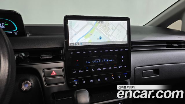 Hyundai Staria 2025 — photo 18