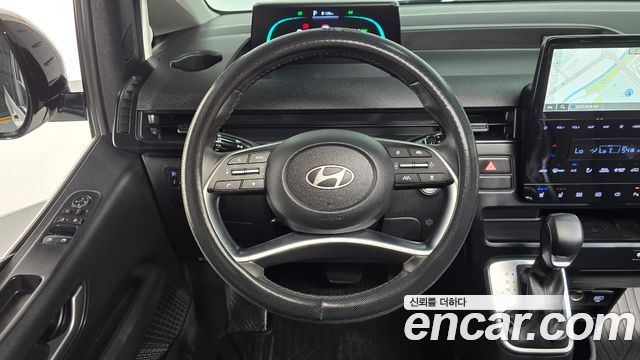 Hyundai Staria 2025 — photo 19